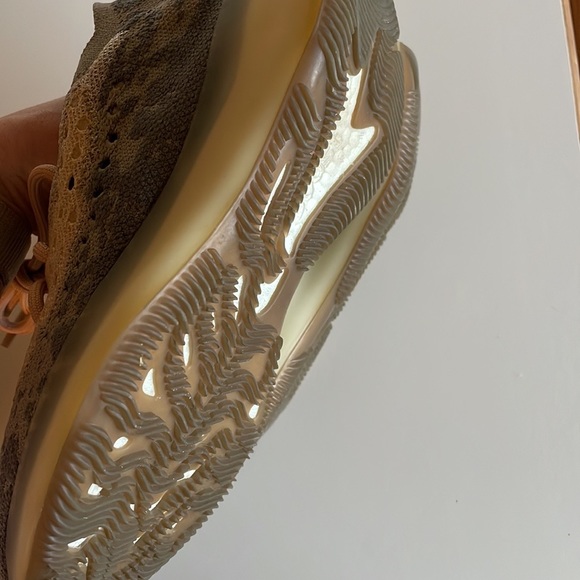 Yeezy Boost 380 Mist - Picture 7 of 9